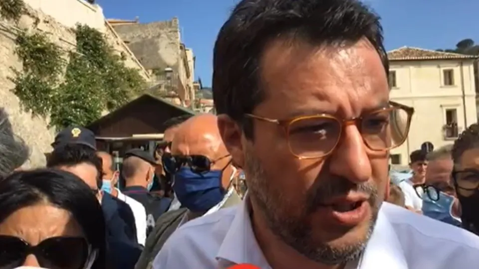 Salvini da Tropea: «Servono soldi per le imprese e per gli imprenditori del turismo»