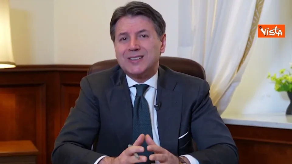 Conte: "No all'estradizione di Assange, forze politiche battano un pugno per la sua libertà"