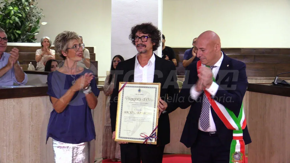 Sergio Cammariere riceve il Pitagora d'oro nella sua Crotone