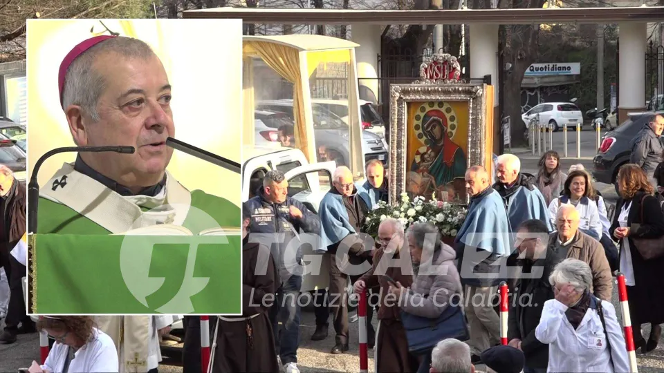 La Madonna del Pilerio in visita ai malati dell'ospedale di Cosenza