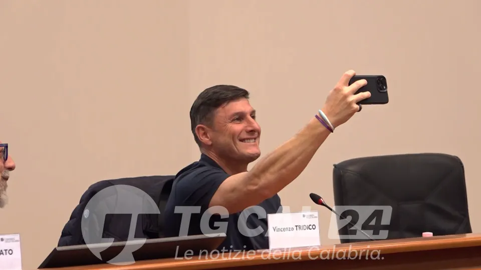 Calcio e solidarietà | All'Unical il vice presidente dell'Inter Javier Zanetti