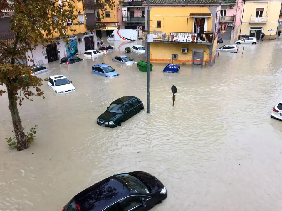 Liquidati 240mila euro alle imprese crotonesi danneggiate dall'alluvione del 2020