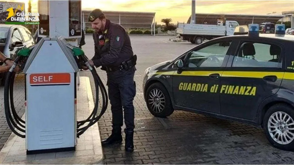 GdF: intensificati i controlli sui carburanti nel catanzarese