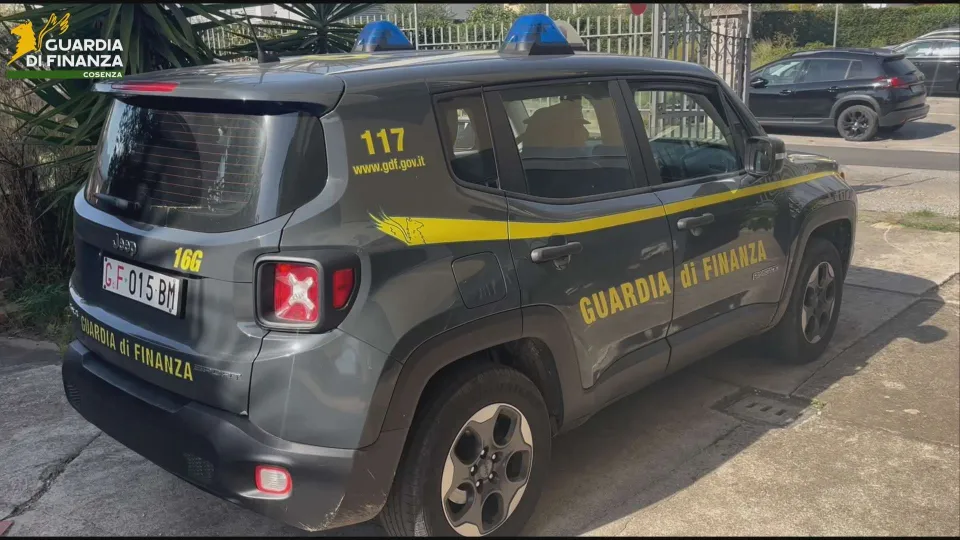 Frode fiscale e autoriciclaggio: arrestati due imprenditori