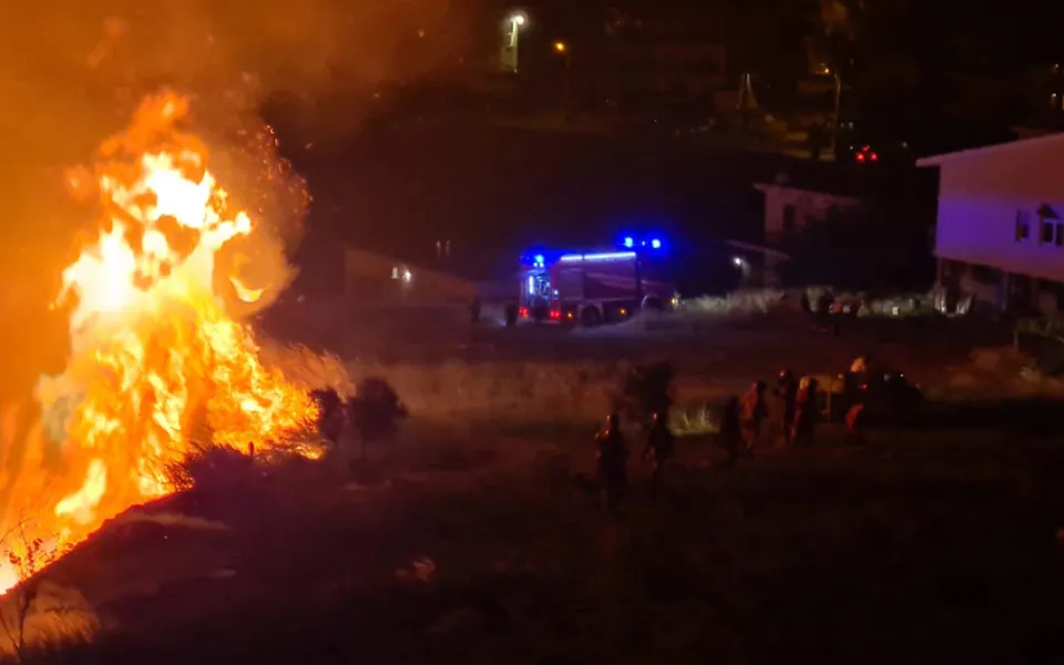 Estate di fuoco in Calabria: dal 1 luglio oltre 4500 interventi per incendi boschivi e di vegetazione (VIDEO)