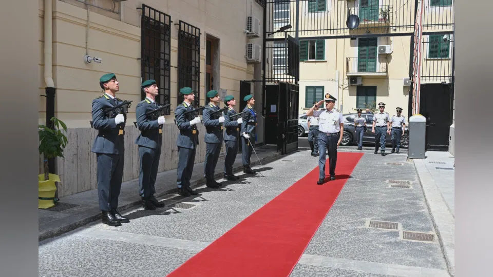 Guardia di Finanza, De Gennaro in visita a Reggio Calabria