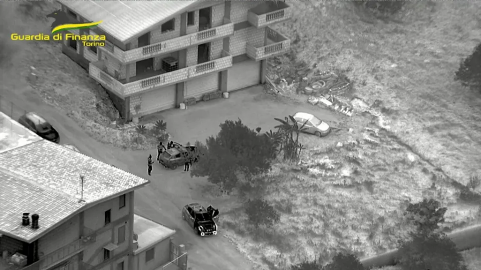 'Ndrangheta, arrestato latitante nella Locride: si era sottratto ad operazione in Piemonte (VIDEO)