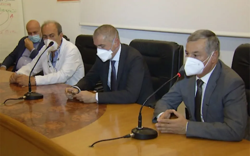 Il sottosegretario Costa: "Il vaccino per riportare gli ospedali alla normalità e garantire la prevenzione"