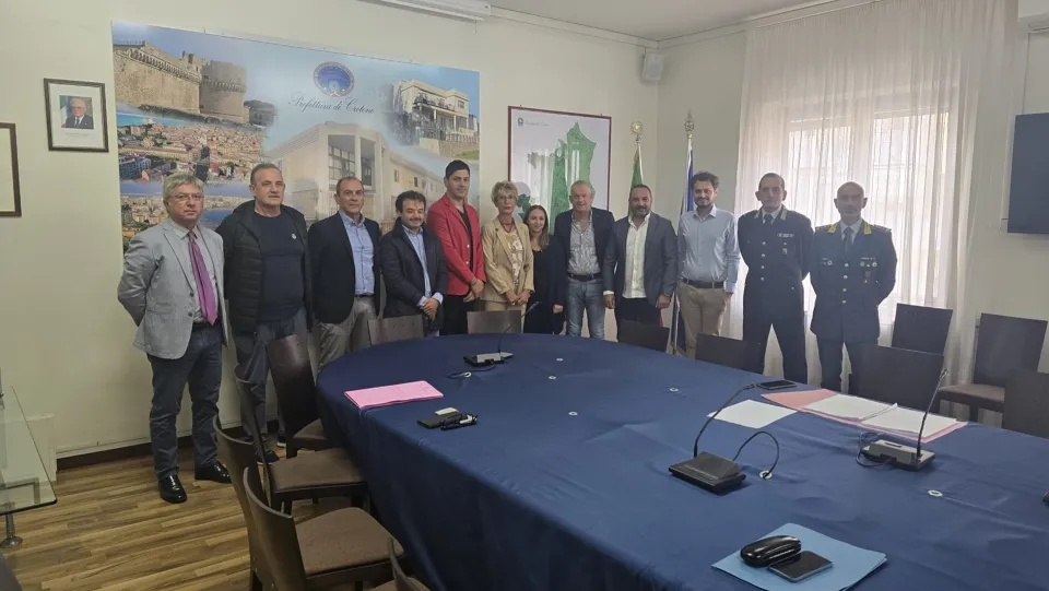 Firmati due protocolli di legalità per i lavori d'ammodernamento della 106