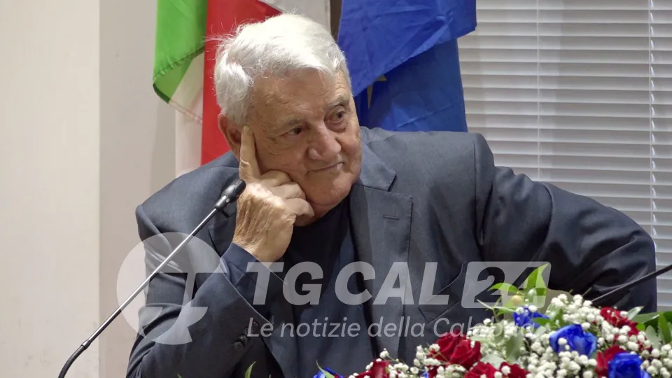 Premio "Pitagora d'oro" a Gerardo Sacco: «Lo dedico alle mie donne»