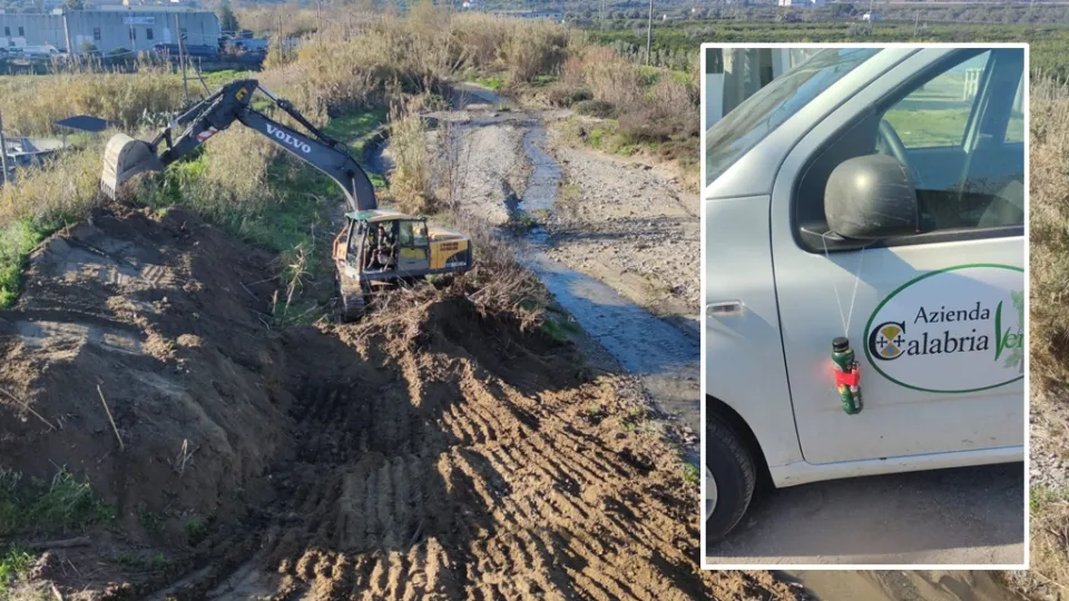 Atto intimidatorio nei confronti di Calabria Verde: bottiglia di benzina con accendino su auto di servizio