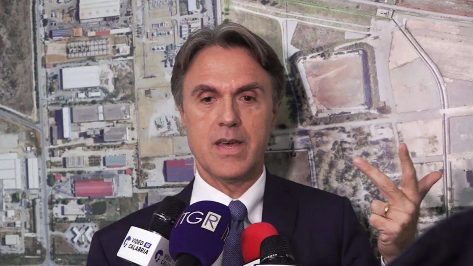 Grossi (Eni): "Mancato avvio della bonifica? Il problema sono gli Enti locali"