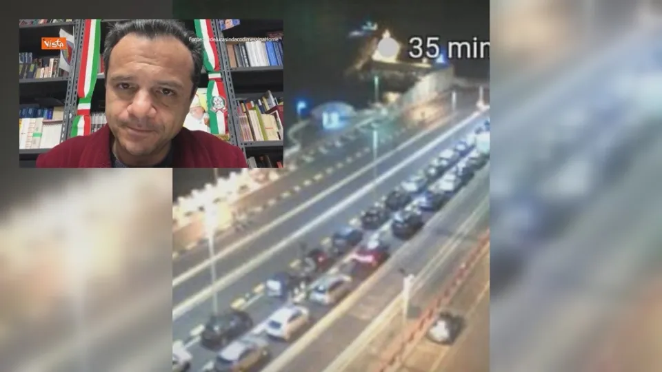 Code agli imbarcaderi di Villa, il sindaco di Messina: «Sbarchi sullo Stretto? Vado io e blocco tutto» (VIDEO)