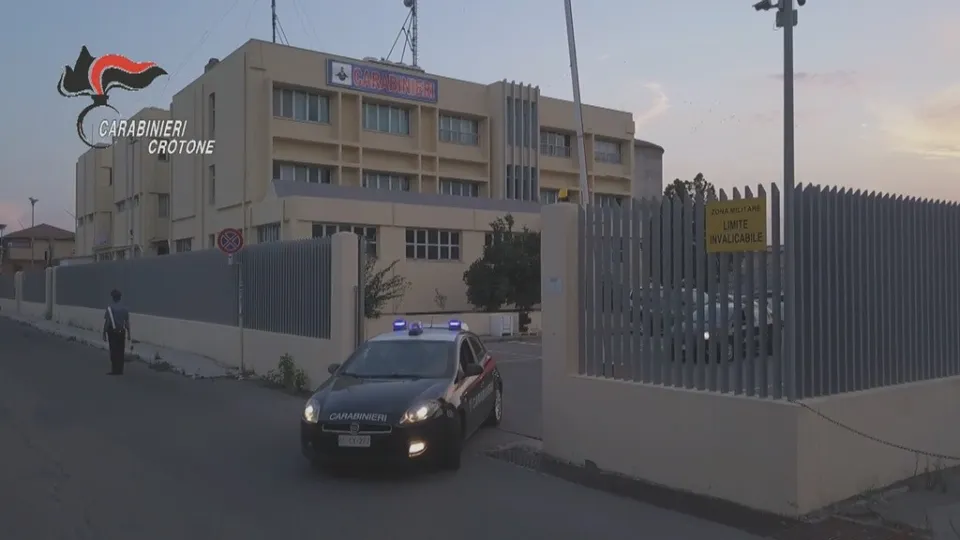 Truffa sul carburante nel Crotonese, 11 indagati: coinvolti tre funzionari della Regione
