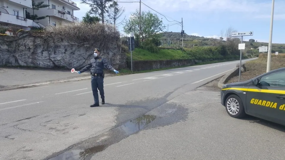 Coronavirus, controlli della finanza nel Vibonese: denunciate 66 persone in due settimane