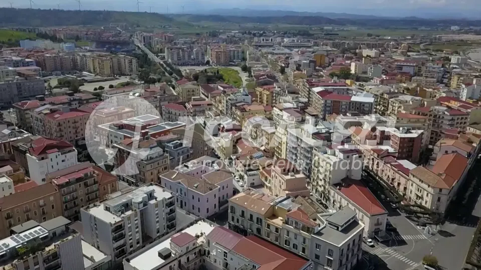 Confcommercio, Crotone è il comune italiano con il più basso tasso di chiusura di negozi