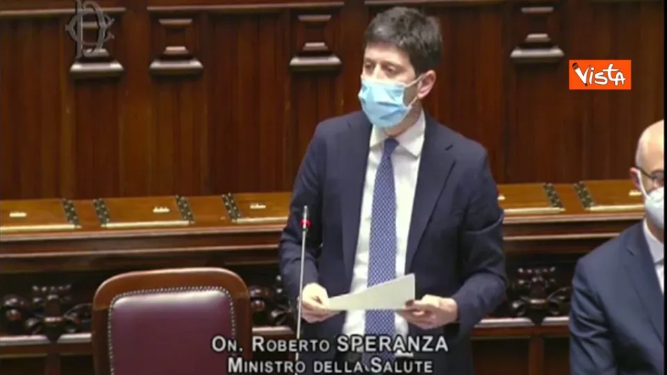 Vaccino AstraZeneca, Speranza: «È efficace e sicuro, salva vite» (VIDEO)
