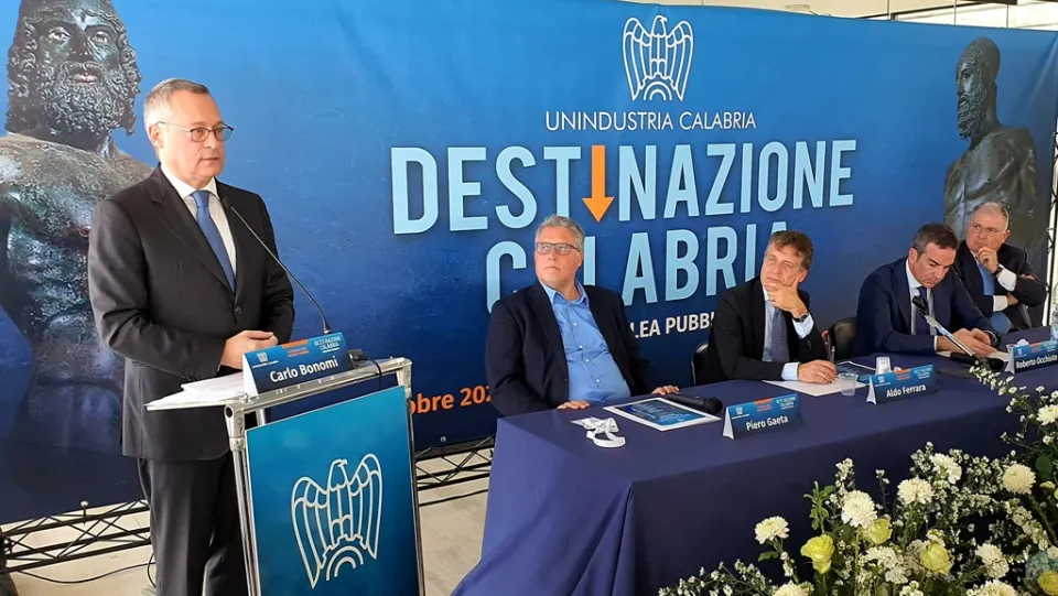 Energia, Occhiuto rimarca l'esigenza del rigassificatore a Gioia Tauro: «Lo chiedo con forza»