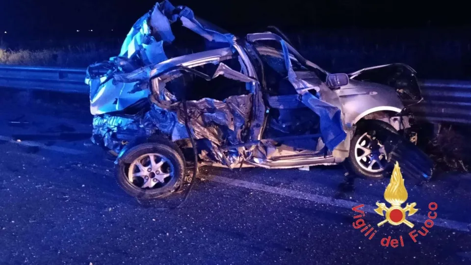 Incidente mortale sulla SS 106 a Belcastro: un morto e tre feriti