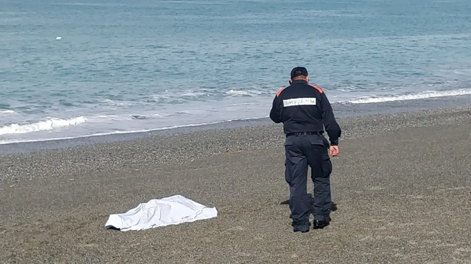 Uomo annegato in mare a Belmonte Calabro: recuperato il corpo