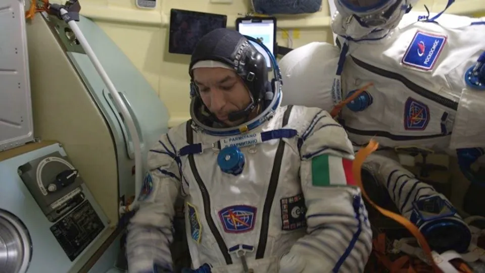 Coronavirus, l'appello dell'astronauta Luca Parmitano: «Restiamo a casa» (VIDEO)