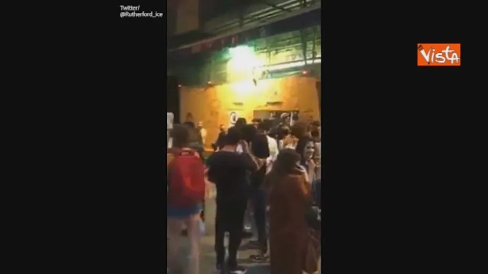 Ricomincia la movida a Palermo: assembramenti e poche mascherine alla Vucciria (VIDEO)