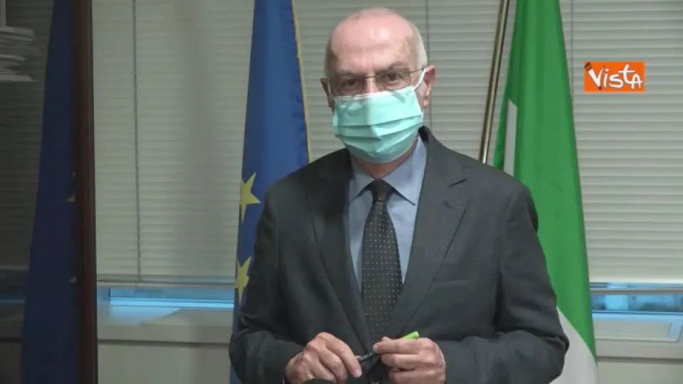 Coronavirus, Rezza: «Incidenza ancora elevata, prudenza nelle festività» (VIDEO)