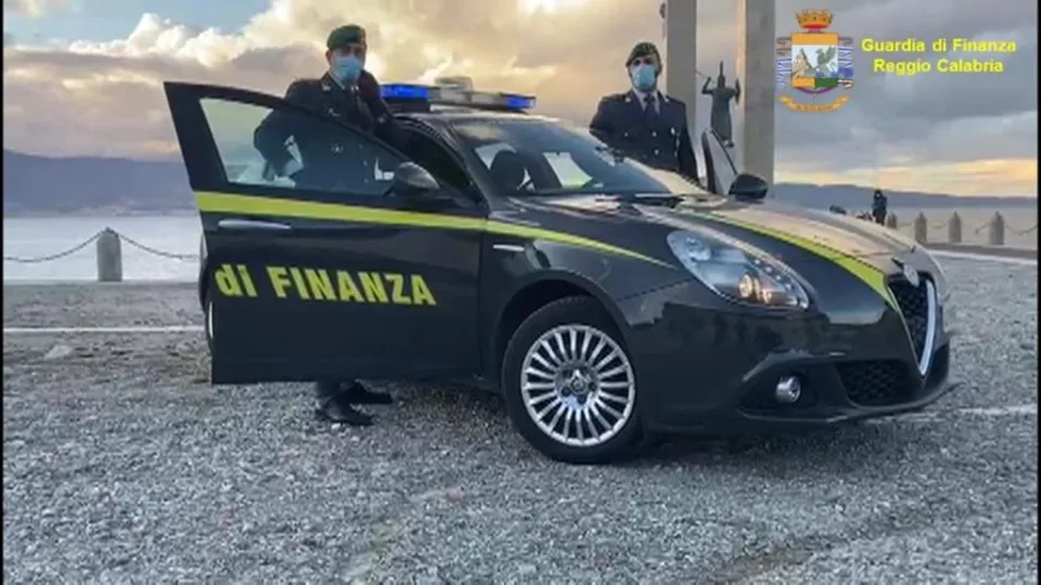 Falsa attestazione per accedere a fondi europei: sequestrati 500mila euro a Reggio Calabria