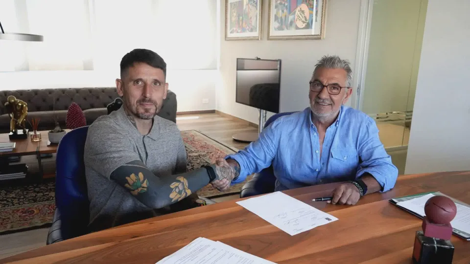 Calcio: Leandro Greco è il nuovo allenatore dell'Fc Crotone