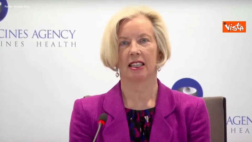 Emer Cooke (Ema) su vaccino Astrazeneca: «Benefici superano i rischi» (VIDEO)