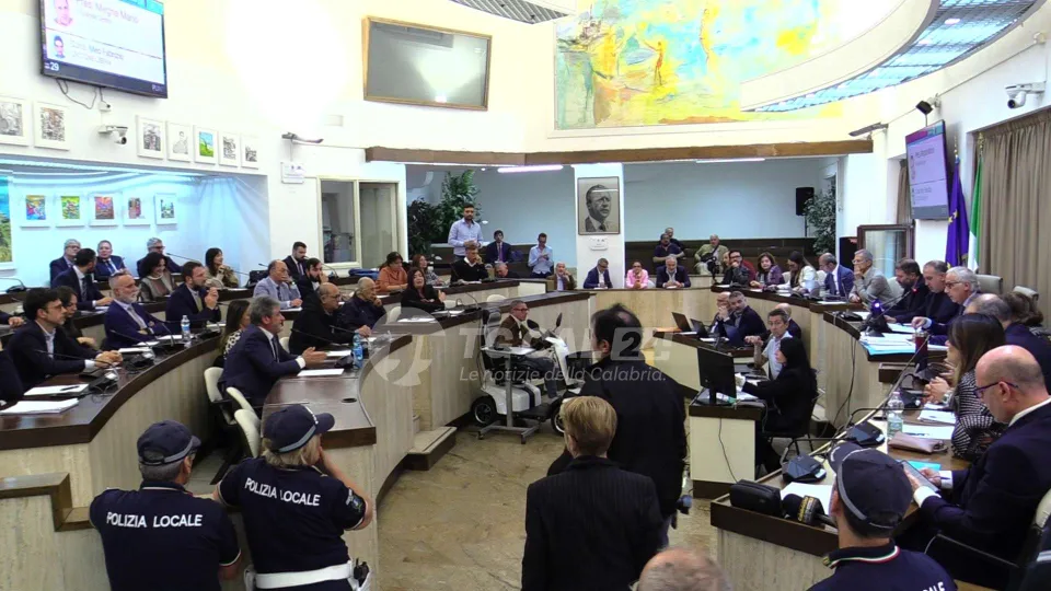 Si riunisce il Consiglio Comunale, ma non tratta via Israele