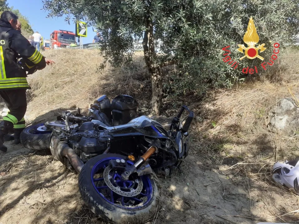 Incidente nel Crotonese: perde la vita centauro sulla ss 107