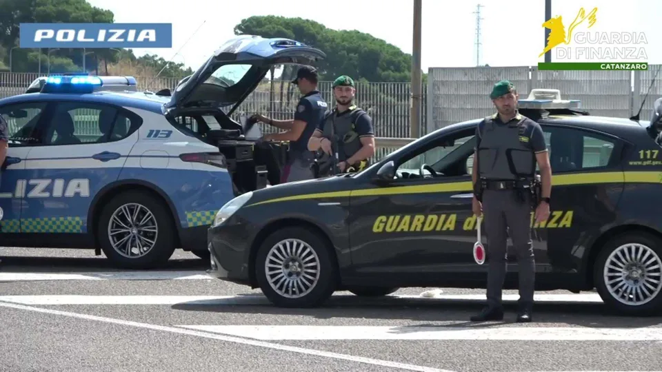 "Targa System" non in regola sulle strade della Jonica: sequestrati