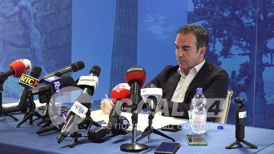 Occhiuto in Procura: "Sono soddisfatto, penso di aver chiarito tutto"