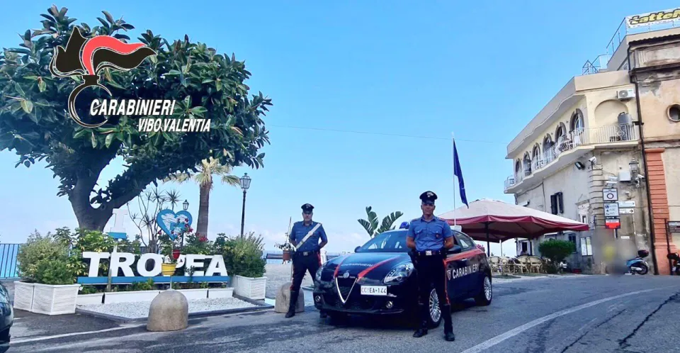 Riciclaggio di auto e furti in abitazione a Tropea: eseguite sedici misure cautelari