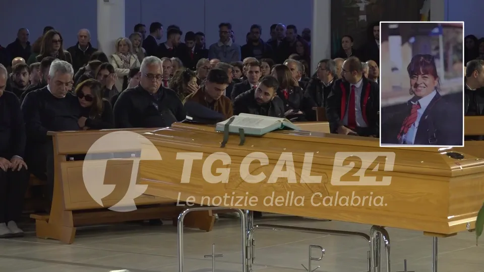Catanzaro: una chiesa gremita ha dato l'ultimo saluto a Maria Pansini