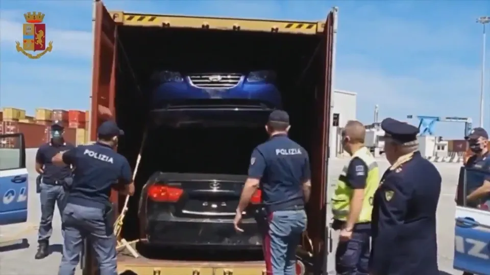 Auto di lusso rubate in nord America ed intercettate al porto di Gioia Tauro (VIDEO)