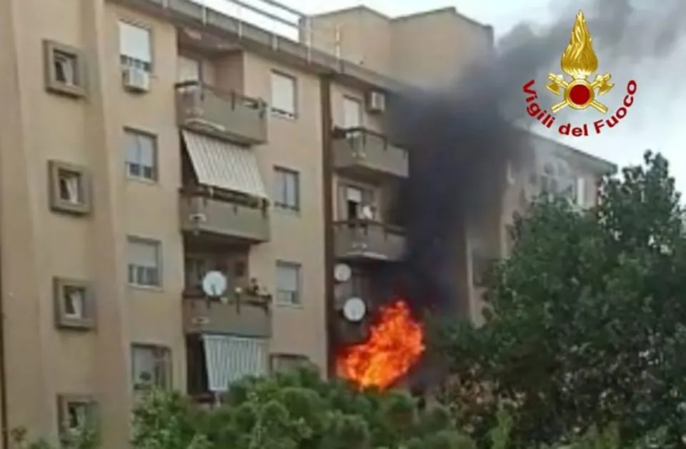 Catanzaro: in fiamme appartamento in una casa popolare di viale Isonzo