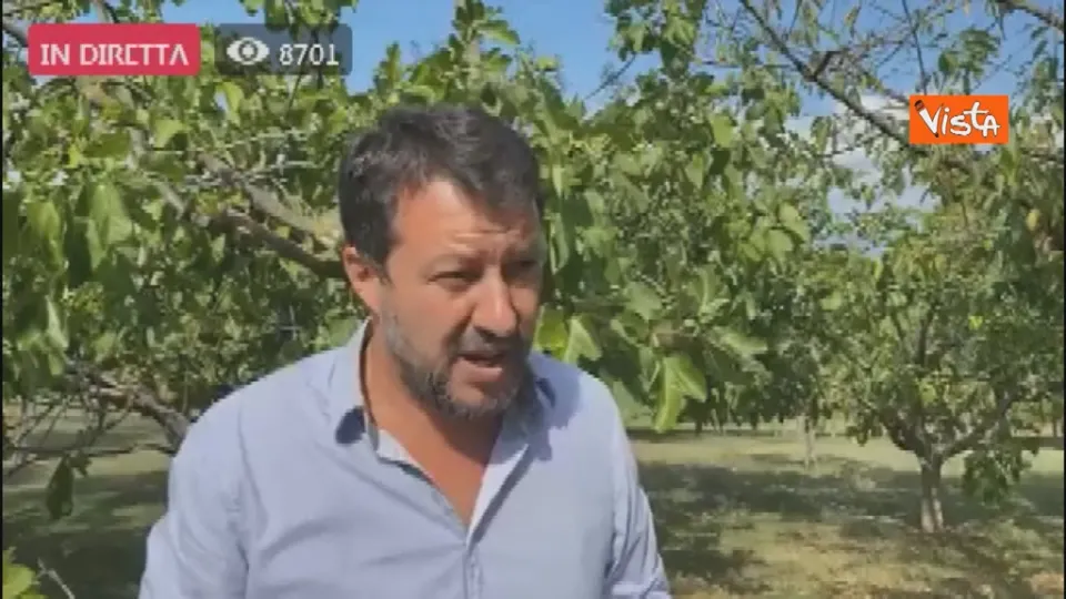 Matteo Salvini aggredito a Pontassieve: «Non sono impaurito, ma infastidito» (VIDEO)