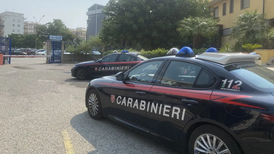 Incidente in galleria sulla ss 106: muore ciclista