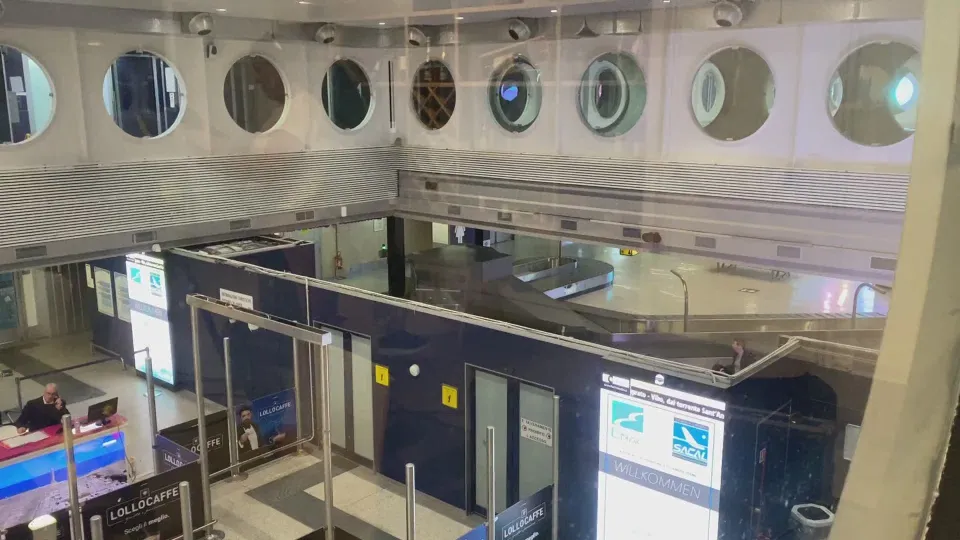 Lamezia Terme, pilota accoltellato nel parcheggio dell'aeroporto