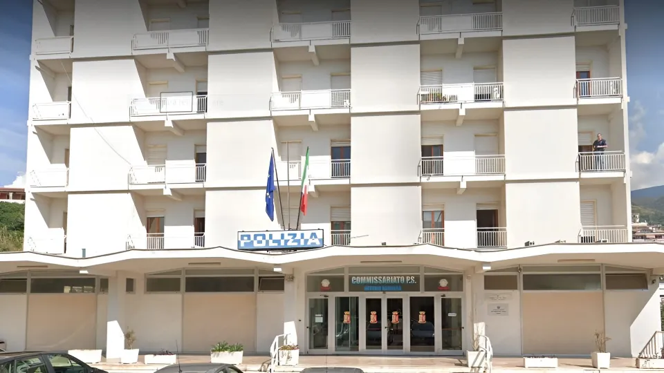 Paola, sorpreso a rubare in casa: arrestato un 47enne