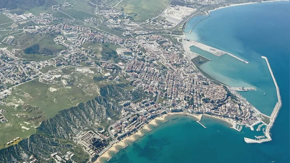Mercato immobiliare, cresce la provincia di Crotone nel 2025