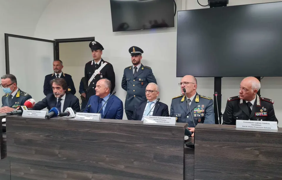 Blitz dell'antimafia a Cosenza: svelati i nuovi assetti della 'ndrangheta nel capoluogo bruzio (VIDEO)