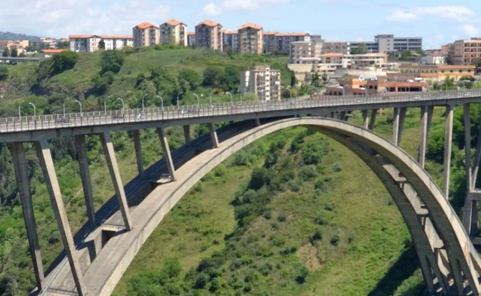 Catanzaro, si chiude un'era politica. Molti i delusi e orecchie attente alle possibili evoluzioni sul fronte giudiziario