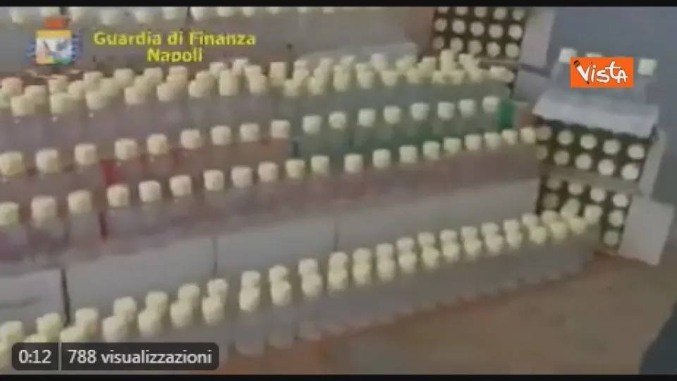 Sequestrate tra Napoli e Salerno 2500 confezioni di igienizzante non a norma (VIDEO)